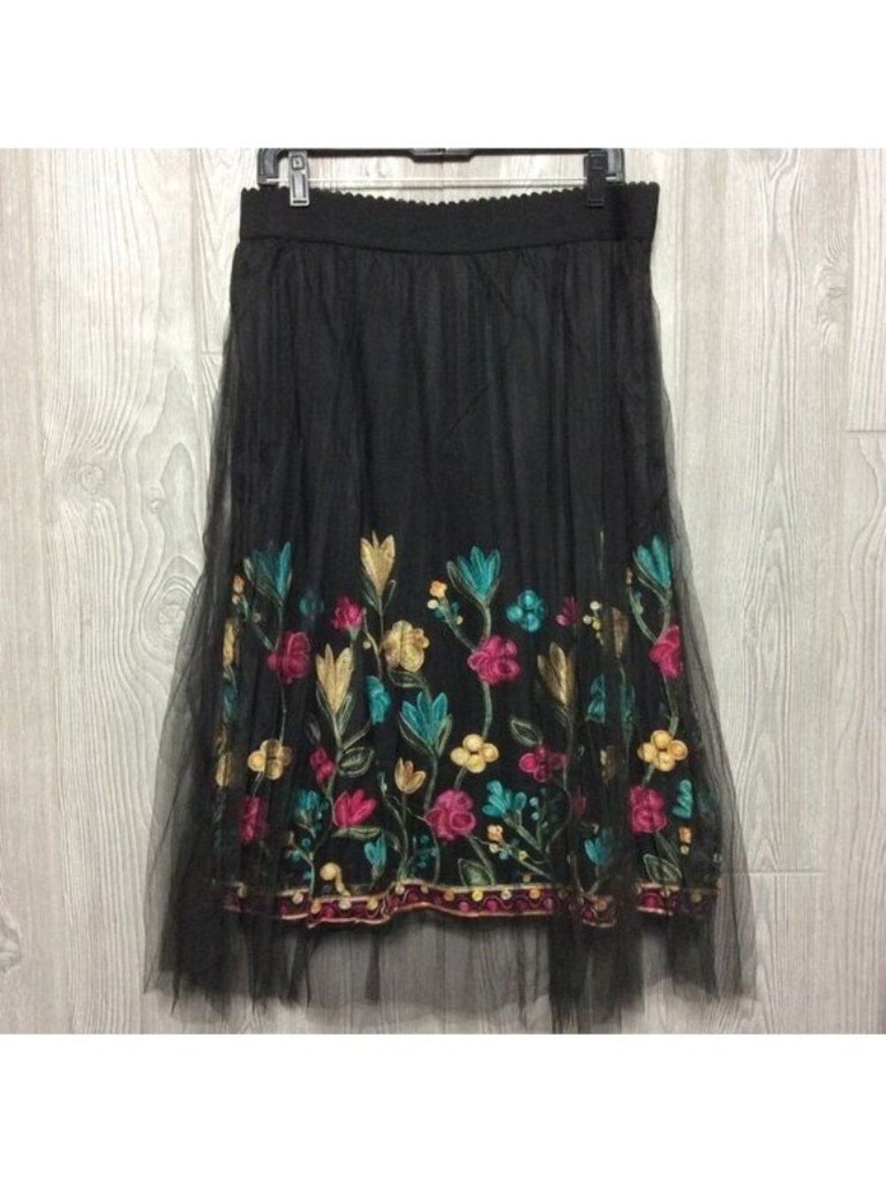 NWT MLLE Gabrielle Womens Black Tulle Overlay Floral Embroidered Skirt PLUS 1X - Picture 3 of 5